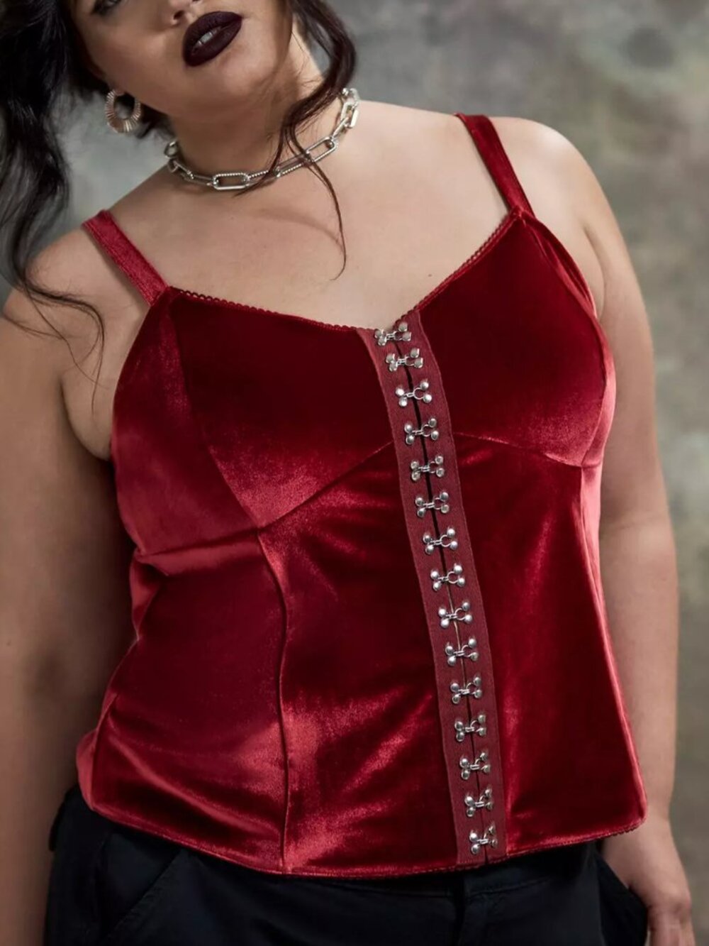 ❤️NWT TORRID CAMI - NIGHTFALL GOTHIC VELVET HOOK AND EYE CAMI - PLUS SIZE
